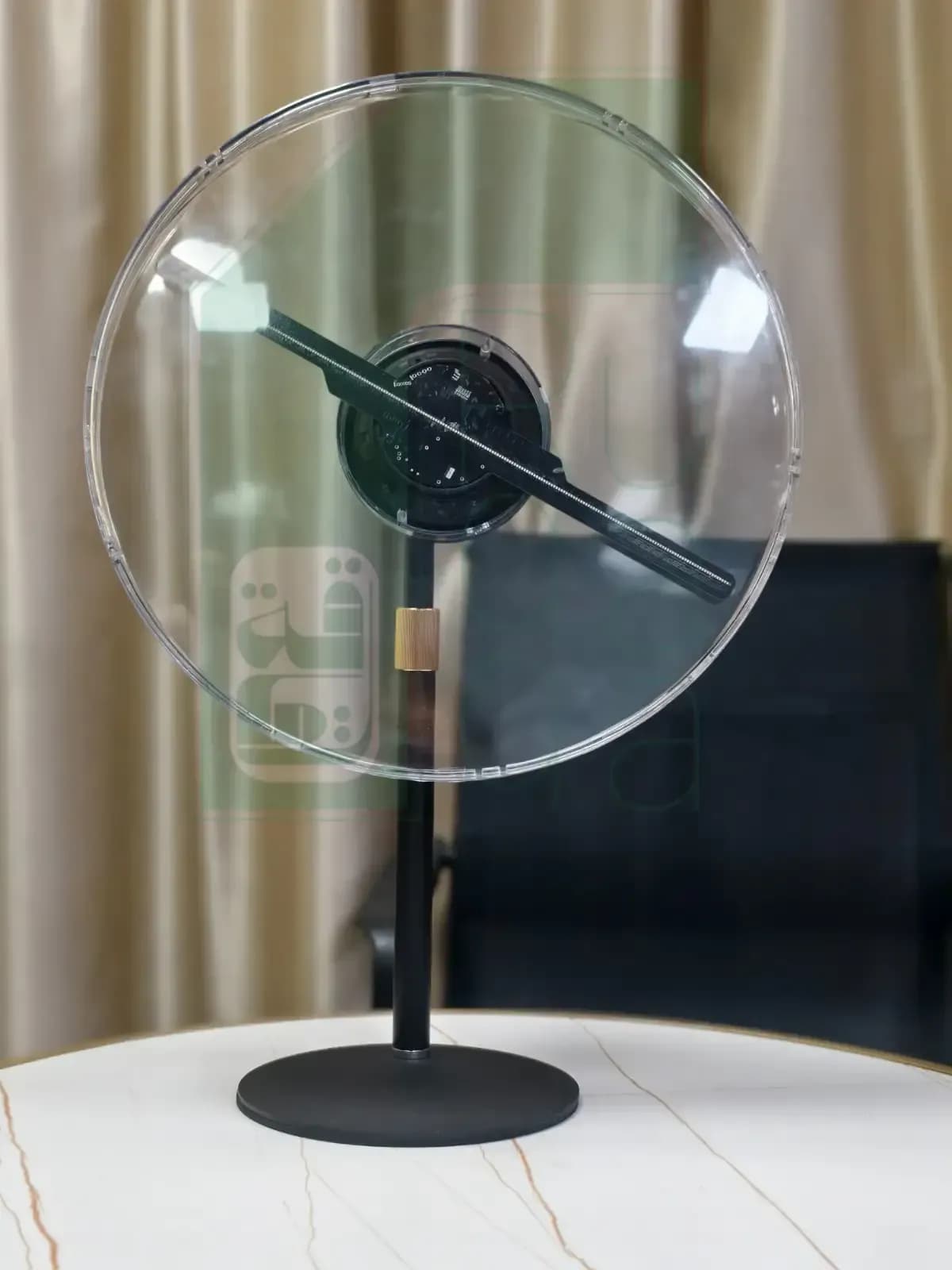 25cm fan with a stand. Suitable for booths and events and advertising products.