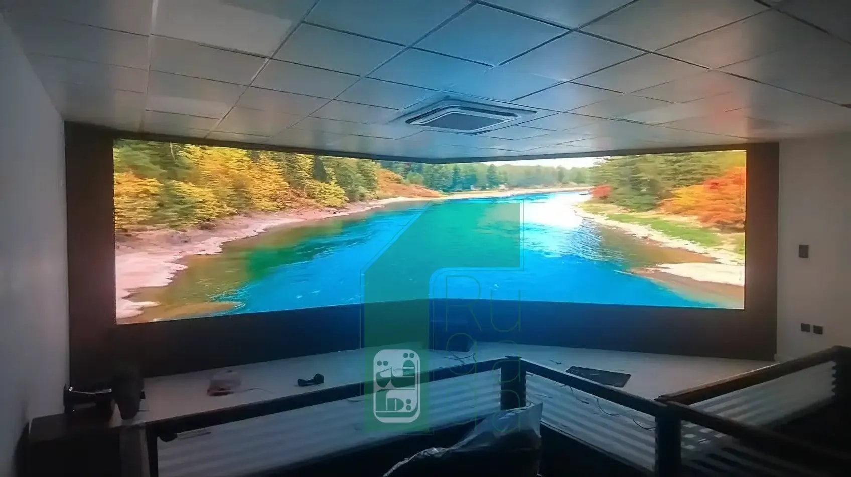 ORIGINAL-curved-led-command-center